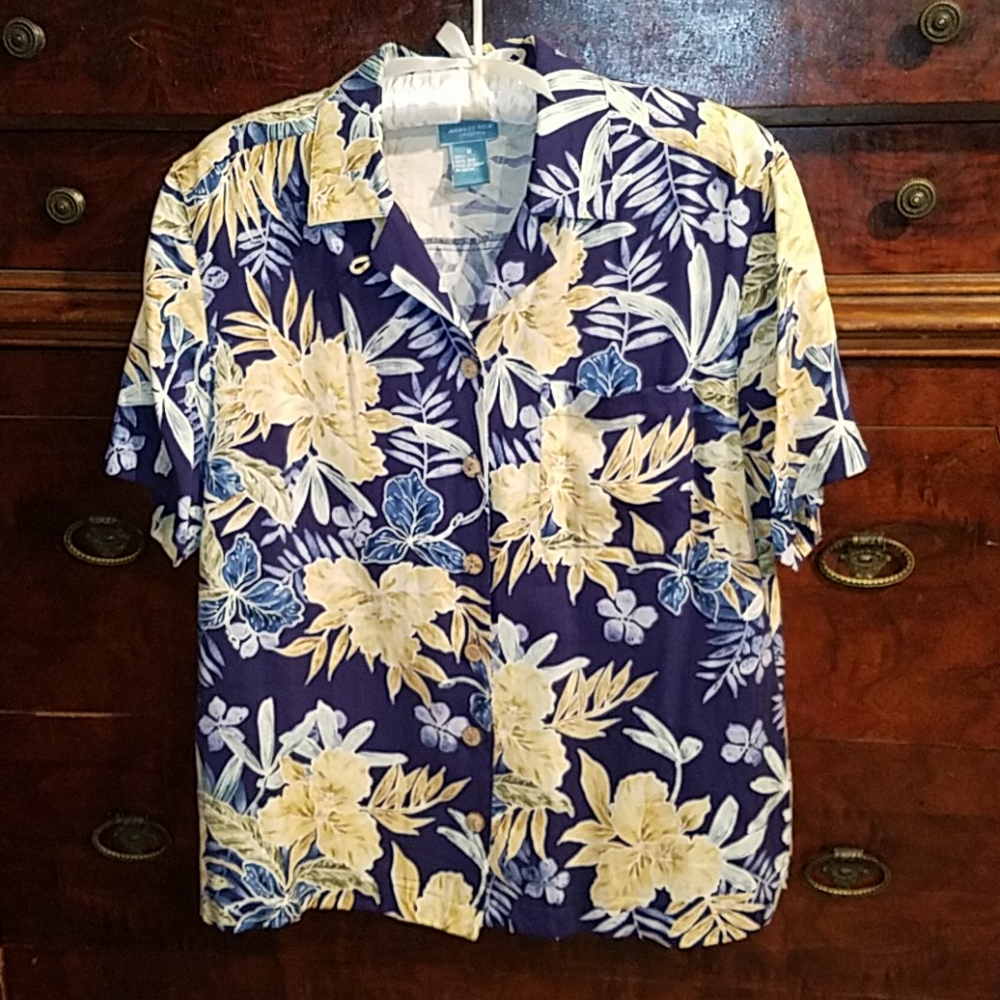 August Silk lifestyle top